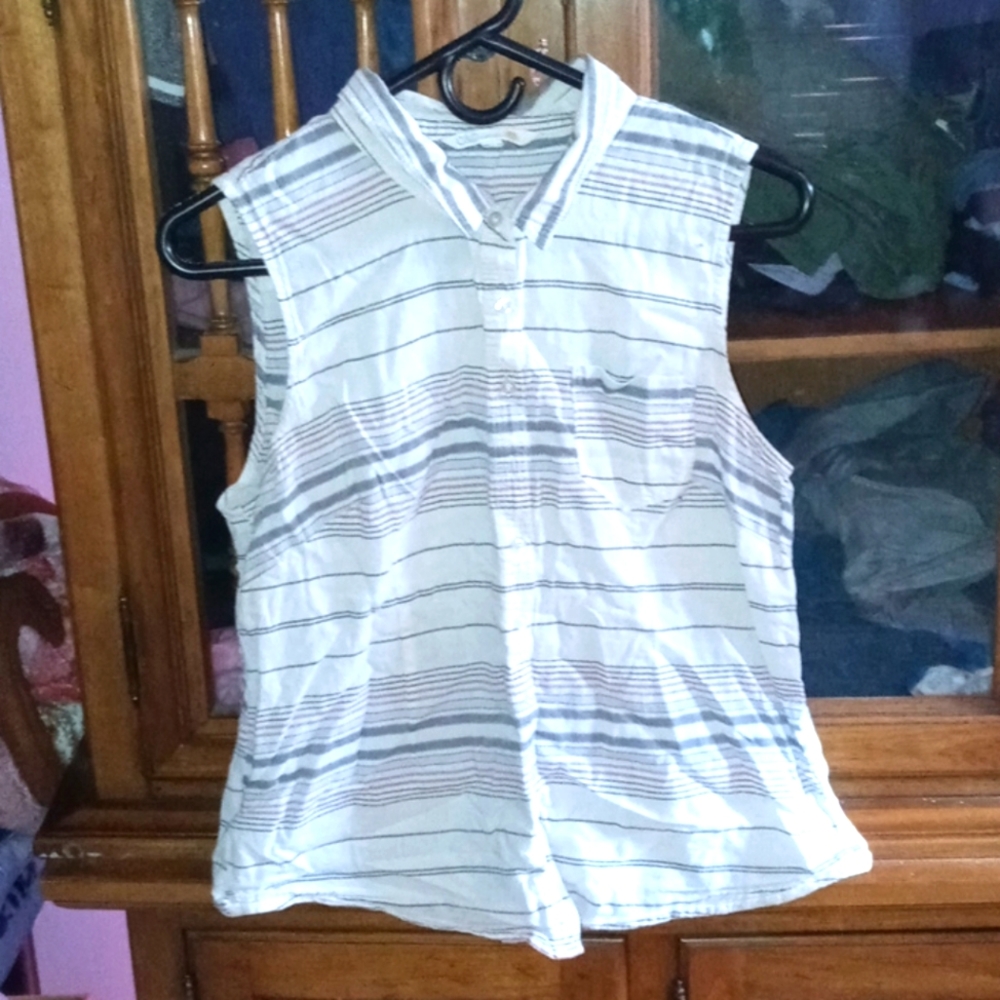 Short sleeve tank top button up